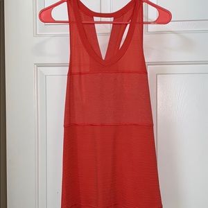 LULULEMON tank in excellent condition worn 3-4x